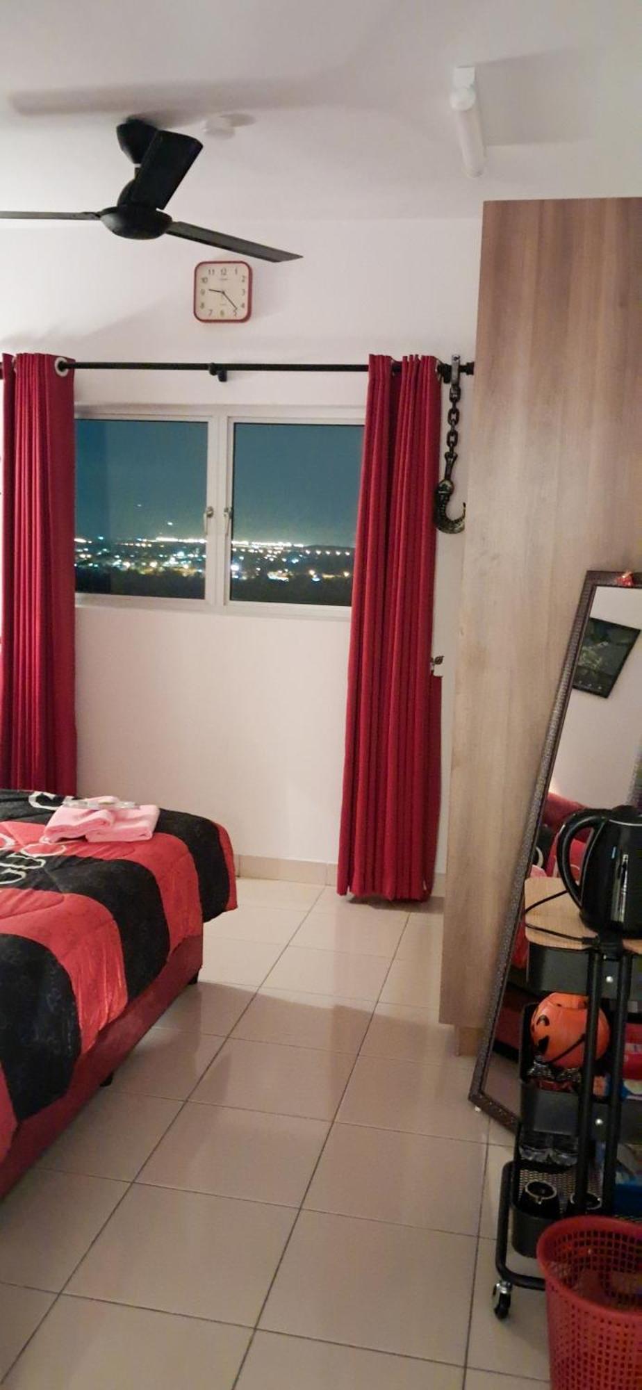 The Red Room Alanis Residence Sepang Exterior foto