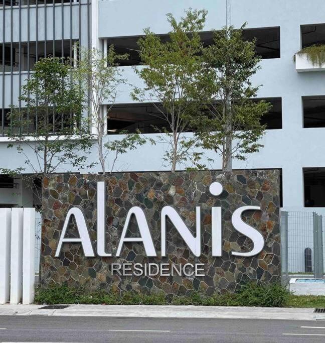 The Red Room Alanis Residence Sepang Exterior foto