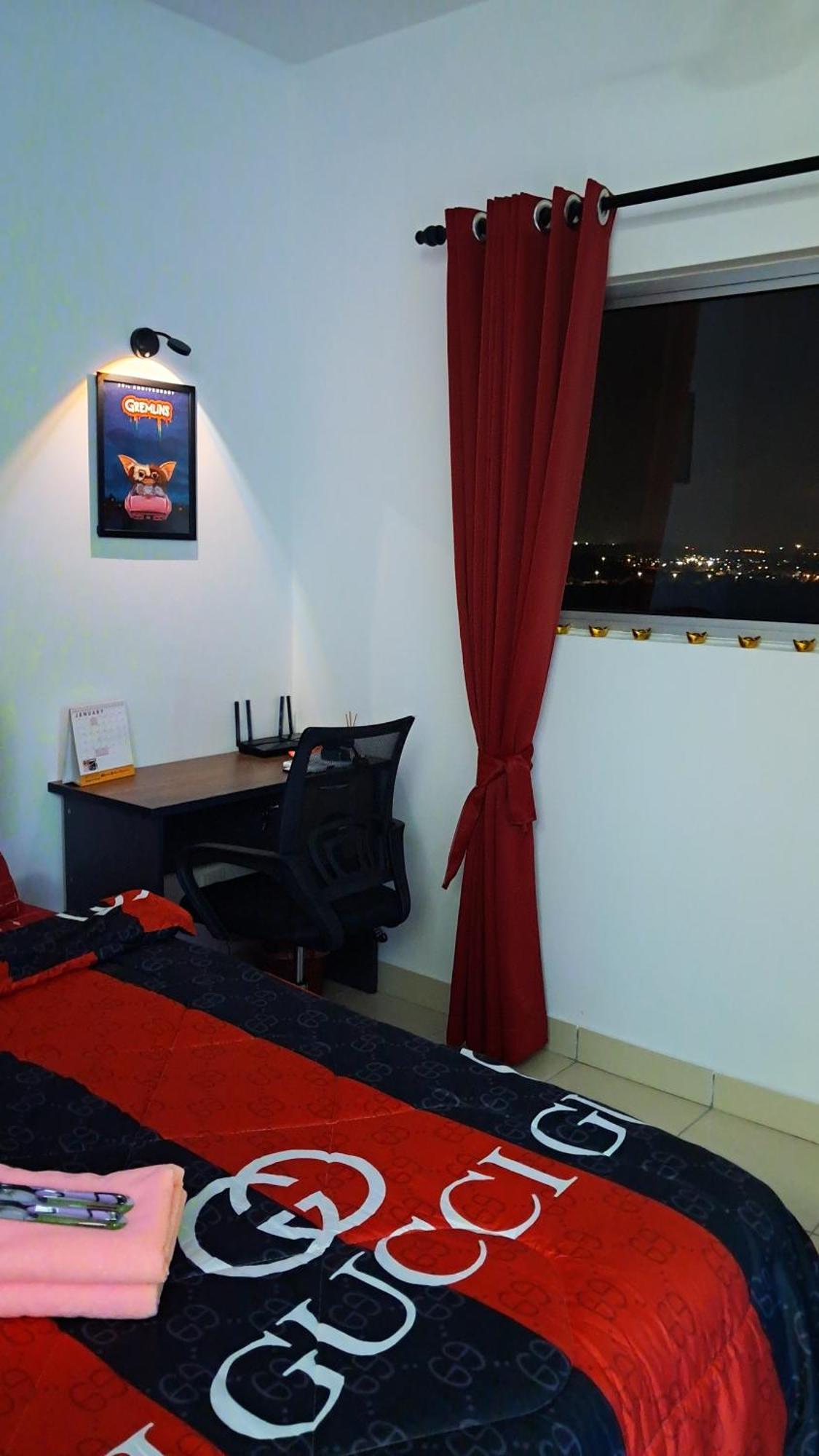 The Red Room Alanis Residence Sepang Exterior foto