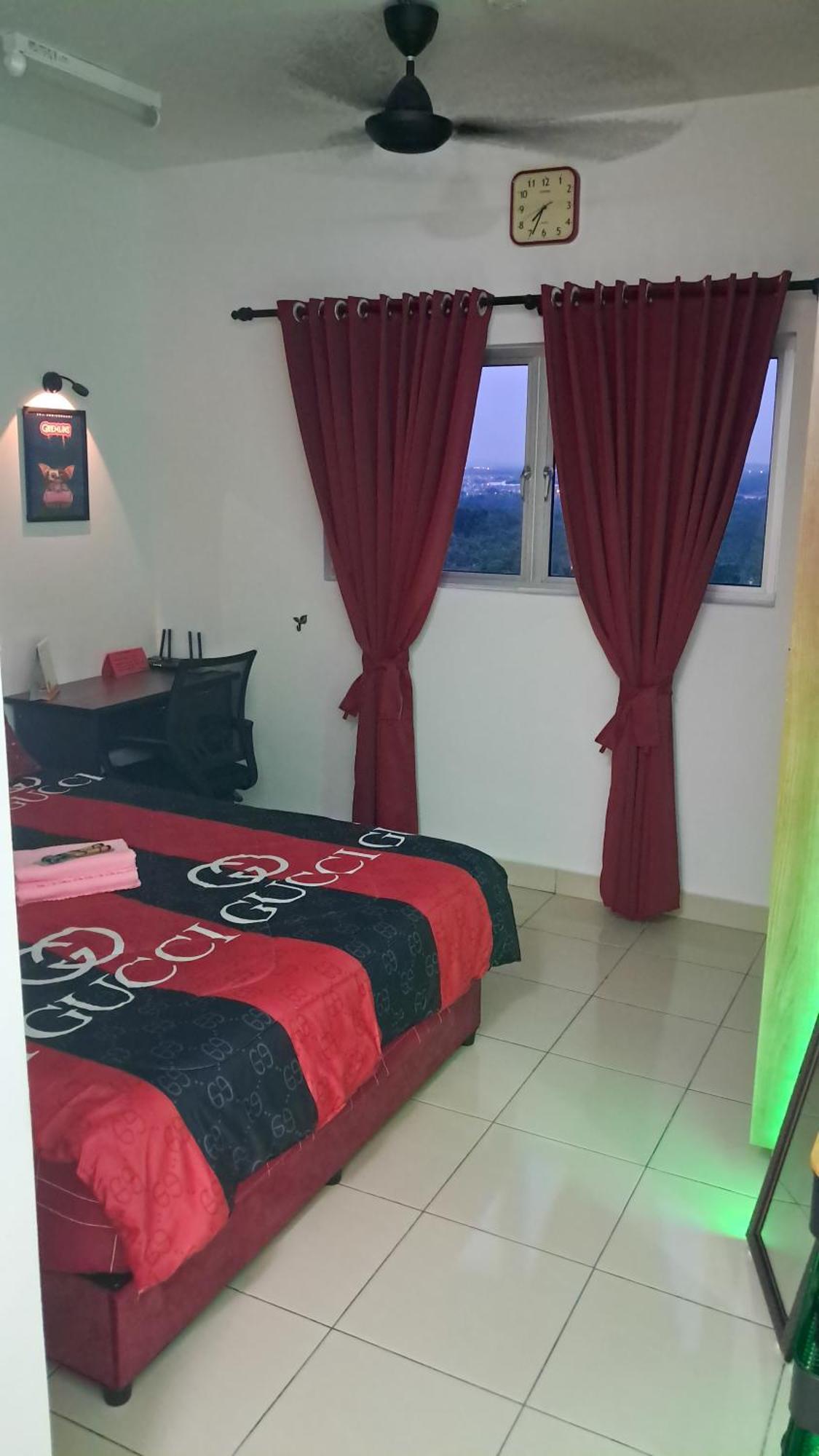 The Red Room Alanis Residence Sepang Exterior foto